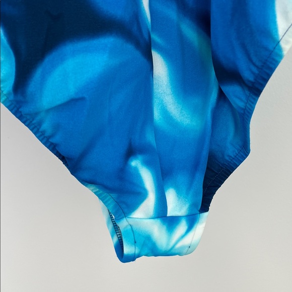 Miraclesuit Blue Tie-Dye Pool Water Pattern Style# 56229 Swimsuit Size 14 - Picture 11 of 17